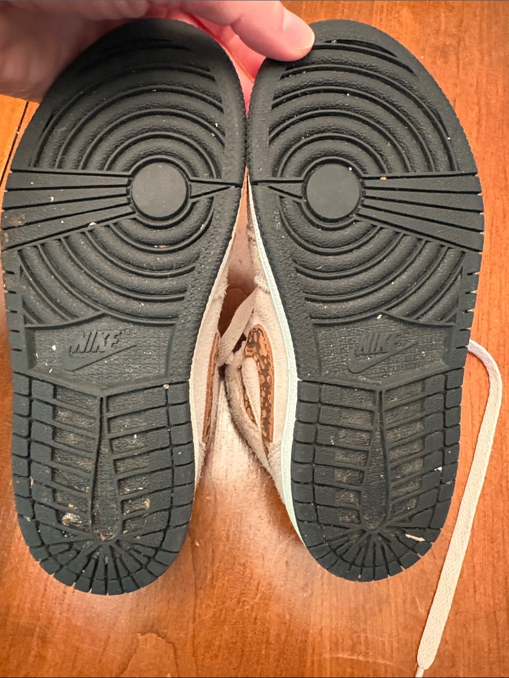 Air Jordan Kids Suede Mid-Top Sneakers - Picture 4 of 5